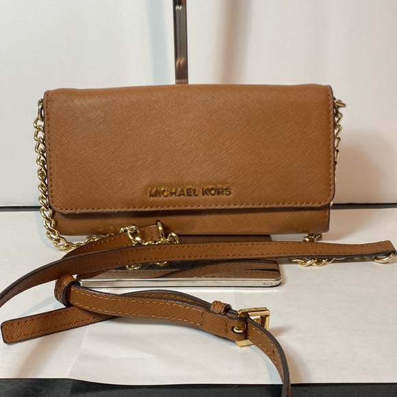 Michael Kors crossbody wallet and organizer - Picture 1 of 10